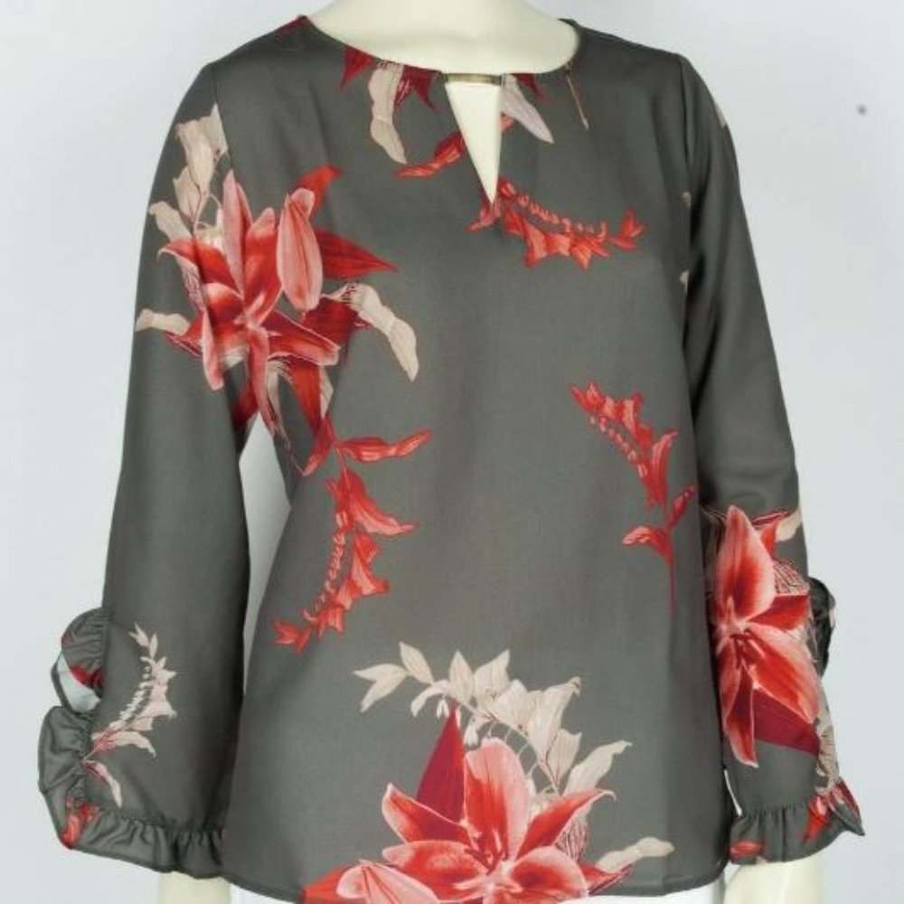 NWT DG2 by Diane Gilman Gray Floral Ruffle Blouse
